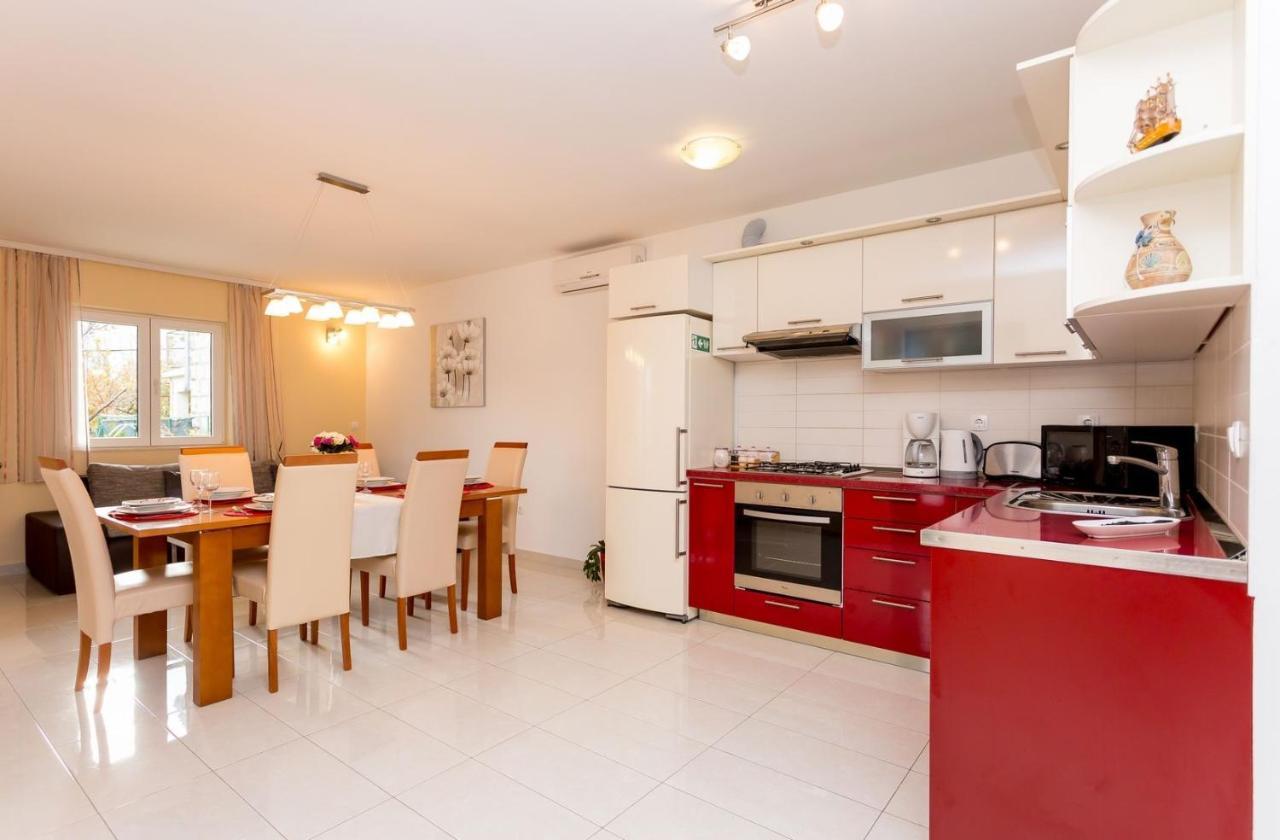 Villa Josip Near Omis , Private Pool מראה חיצוני תמונה