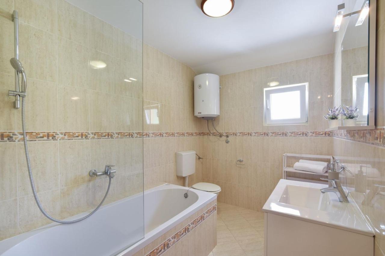Villa Josip Near Omis , Private Pool מראה חיצוני תמונה